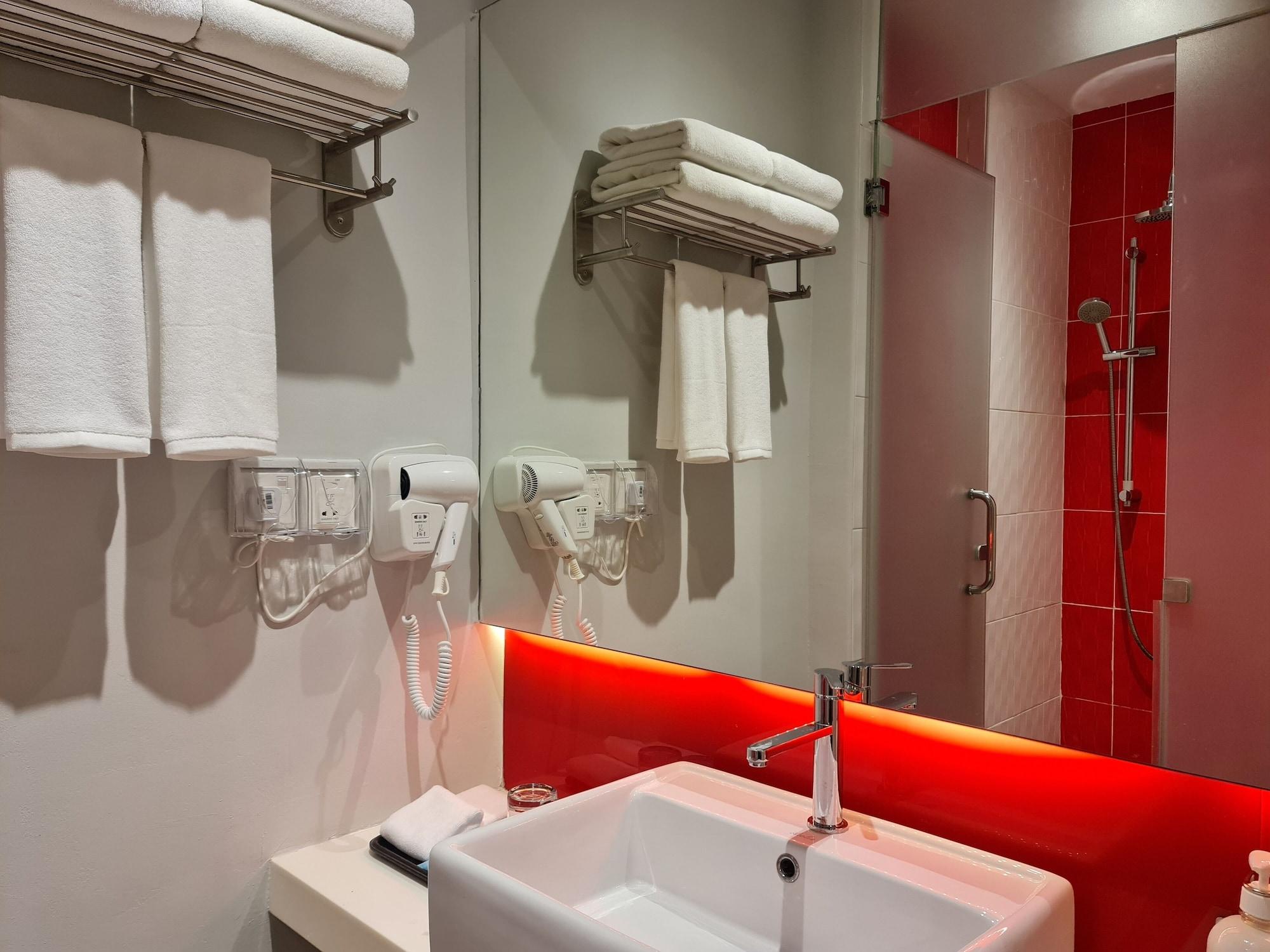 Express & By Ihg Hotel