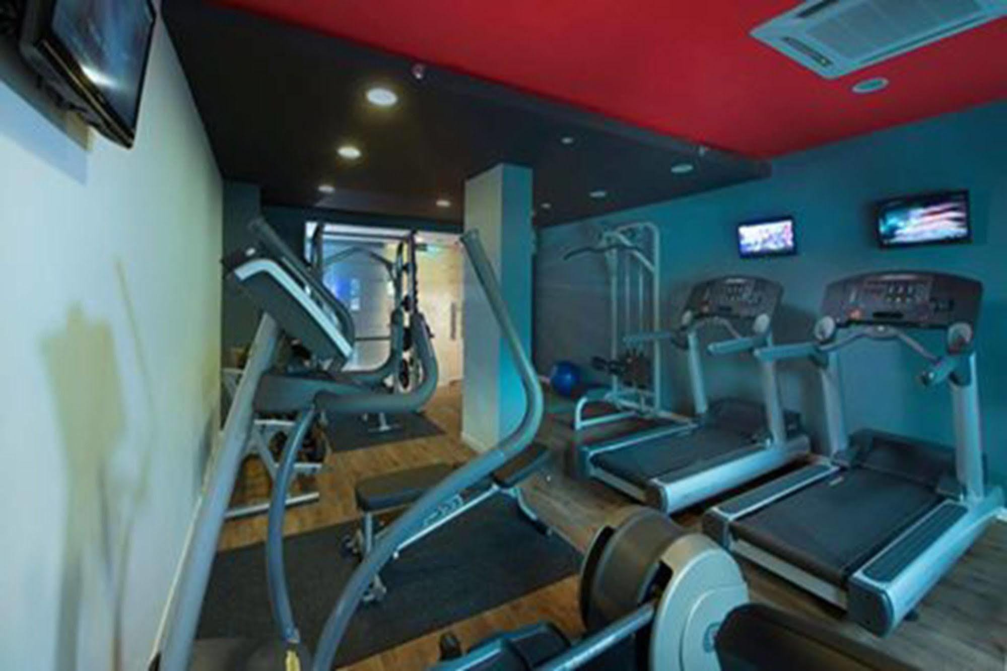 Express & By Ihg 4*
