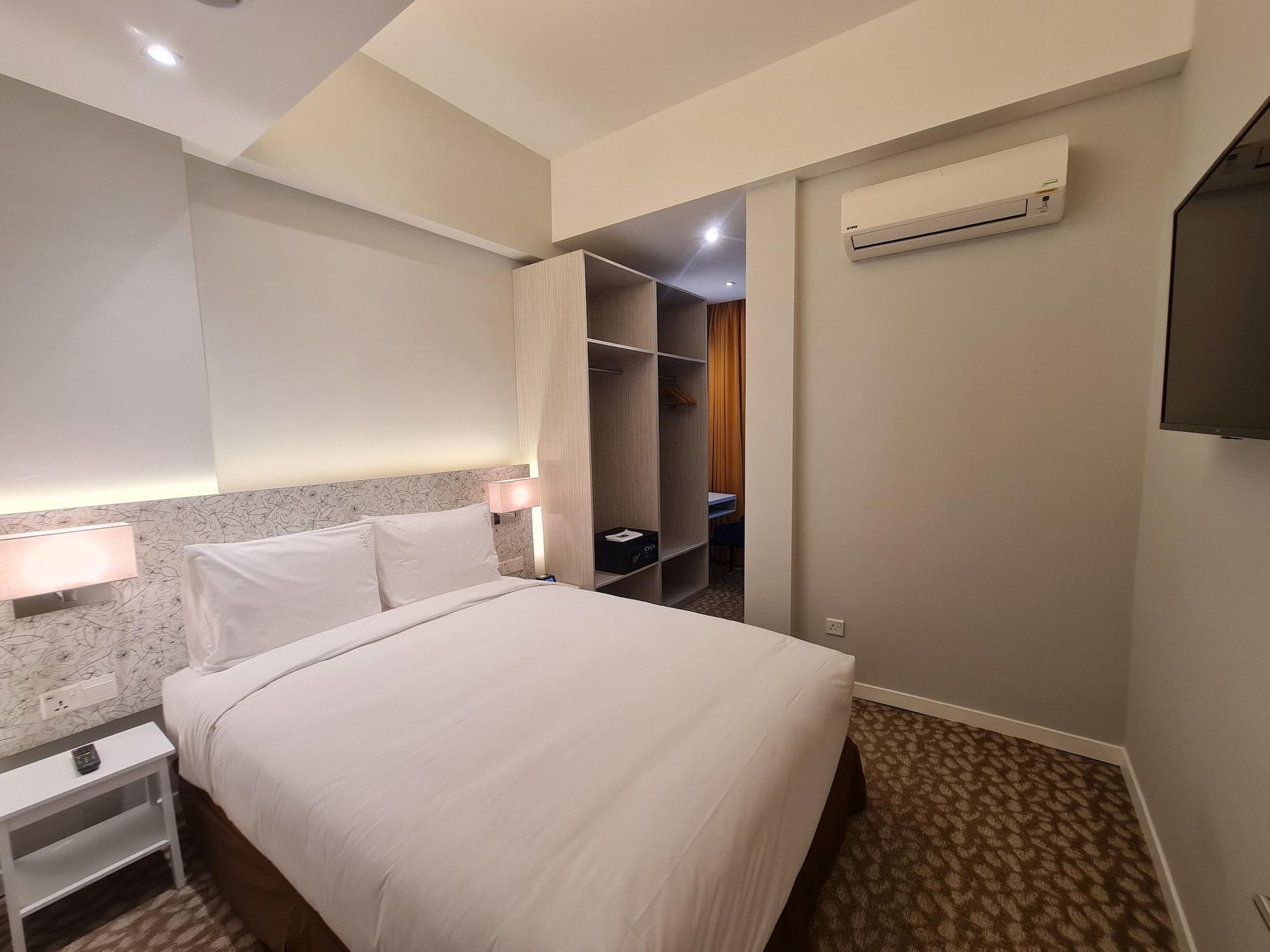 Hotel Express & By Ihg 4*
